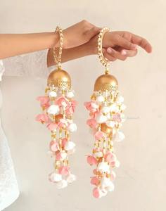 Paire de bracelets floraux Kaleera Punjabi, bijoux floraux pour la cérémonie Sangeet, bijoux de poignet sikh, accessoire de douche nuptiale, cadeaux Poruwa - Product Image 2