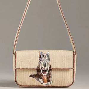 Sac à bandoulière beige en perles de rocaille avec motif chat à lunettes, sac à main pour femme, pochette fantaisie avec détails en perles, design animal original, pochette de soirée personnalisée - Product Image 1