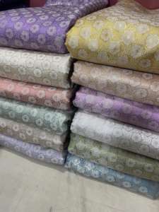 ผ้าไหมแจ็คการ์ดราคาประหยัดสำหรับเสื้อผ้าแฟชั่น ผ้าม่าน และของตกแต่งบ้าน ขายส่งในราคาที่แข่งขันได้ - Product Image 5