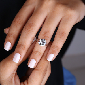 Anillo de Compromiso y Boda con Diamante Cultivado en Laboratorio de 4 Quilates, Corte Solitario, FVS1, para Mujer, Engaste de Garras - Product Image 3