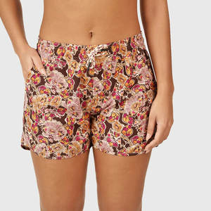 Nouveau modèle de short de bain pour femme Qualité supérieure Anti-rides Respirant Écologique Séchage rapide Décontracté Street Wear - Product Image 4