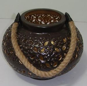 Lanterne décorative en fer forgé artisanale, porte-bougie résistant aux intempéries, lanterne de jardin extérieure avec poignée en corde tressée - Product Image 6