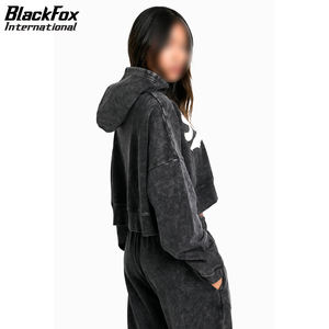 Sweat à capuche court pour femme de haute qualité Style de rue surdimensionné en noir en polaire ou en éponge française avec logo avant - Product Image 2