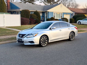 Nissan Altima 2018 Usado en Buen Estado, Tracción Delantera, 2.5 SV Sedán, Color Plata, Motor 2.5L de 179 HP, Transmisión Automática de 14 Velocidades, Gasolina - Product Image 4
