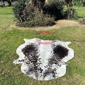 Alfombra de piel de vaca Pelo de vaca en ocultar/ocultar alfombras - Product Image 1