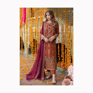 Shalwar Kameez exclusif de luxe fabriqué à la main dernières 2024 conceptions en soie et Georgette à des prix abordables - Product Image 3
