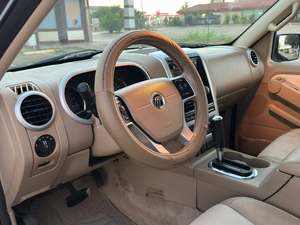 Mercury Mountaineer V6 Premier RWD 2007 / Disponible para la Venta con Bajo Kilometraje, Motor de Gasolina, Auto Usado en Excelentes Condiciones, Sin Accidentes - Product Image 3