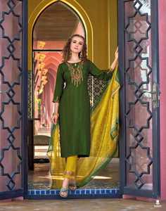 Pantalon Kurti et Dupatta en coton pur de couleur incroyable avec travail manuel et broderie au tarif de gros - Product Image 3