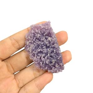 Petit spécimen d'agate de raisin naturelle, agate de raisin botryoïdale brute violette, grappe de cristaux minéraux pour collection et décoration - Product Image 3