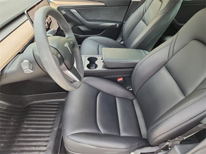 Tesla Model 3 berline électrique 2024, propulsion arrière, 5 places, phares LED, toit ouvrant panoramique, transmission automatique, intérieur en cuir - Product Image 6