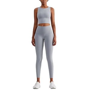 Conjunto de Dos Piezas de Ropa Deportiva para Mujer con Logotipo Personalizado OEM, Top Corto Informal de Otoño, Pantalones Joggers de Cintura Alta con Bolsillos - Product Image 5