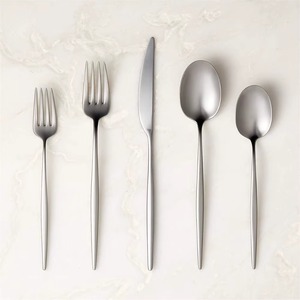 Ensemble de couverts en acier inoxydable écologique de haute qualité avec un design moderne et élégant pour les fêtes et la décoration de la cuisine - Product Image 1