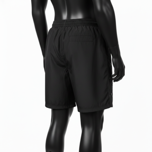 กางเกงขาสั้นผู้ชายผ้าโพลีเอสเตอร์น้ำหนักเบา 125 GSM แบบกันลม สีดำ ดีไซน์เรียบง่าย พิมพ์ลายแบบเจาะรู พร้อมโลโก้สั่งทำ - Product Image 3
