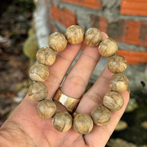 Agilawood Bracelet de perles de bois rondes de meilleure qualité Aloeswood Bracelet en bois d'agar Prix de gros du Vietnam - Product Image 4