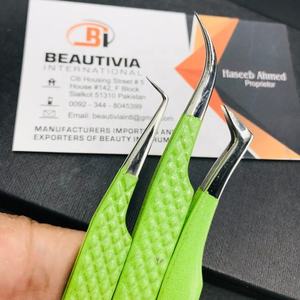 Pinzas de extensión de pestañas de acero inoxidable con purpurina verde neón y plata de etiqueta privada Pinzas de pestañas de Punta puntiaguda personalizables - Product Image 4