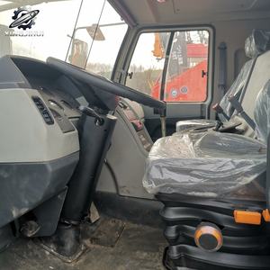 Grue à camion hydraulique Zoomlion QY70V d'occasion, 70 tonnes, flèche télescopique maximale de 62,5 m, marque chinoise d'origine, faible nombre d'heures, certifiée CE - Product Image 4