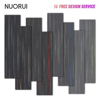 Dalles de moquette en nylon commerciales 25x100cm à motif linéaire pour bureaux modernes et halls d'accueil – Revêtement de sol modulaire silencieux