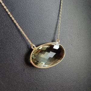 Pendentif en or 14 carats avec améthyste verte naturelle de forme ovale, 13x21 mm, bijoux en or fins et élégants pour femmes, provenant d'une usine de bijoux en gros - Product Image 2