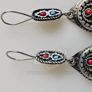 Nouvelles boucles d'oreilles pour femmes, accessoires de mode, boucles d'oreilles pendantes en cristal de luxe pour femmes, élégantes, en vente - Product Image 4