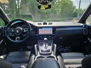 Ventes de véhicules d'occasion - PORSCHE Cayenne E-Hybrid Turbo S SUV - Product Image 6