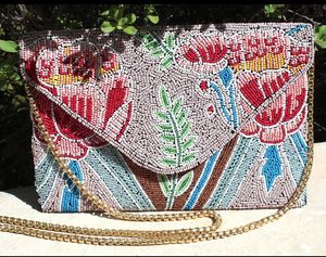 Bolso de mano con cadena cruzada, con cuentas, tipo sobre - Product Image 1