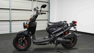 Scooters et motos Ruckuss 2025 propres et prêts à l'exportation, disponibles à la vente - Product Image 3