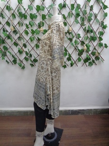 Venta al por mayor diseñador túnica India Kurti Digital impreso con colores vibrantes y aspecto elegante MEJORES PRECIOS DE LA India - Product Image 2