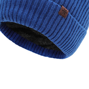 Bonnets unisexes élégants et chauds en acrylique doux Parfait pour l'hiver, mode décontractée ou marque promotionnelle - Product Image 5