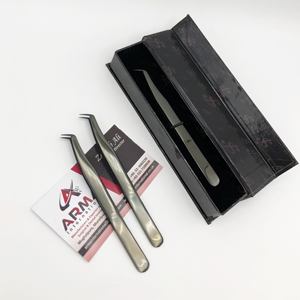 Pince à épiler d'extension de cils en acier inoxydable semi-incurvée noire Plasma - Product Image 6