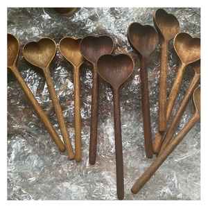 Ensemble de cuillères de cuisine durables faites à la main du Vietnam Outils de cuisson en bois naturel pour l'exportation, la vente en gros et au détail - Product Image 2