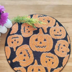 ที่ชาร์จทรงกลมทำด้วยมือสำหรับการรับประทานอาหารสุดหรูและของตกแต่งวันหยุดลูกปัดทำมือไม่เหมือนใครที่รองจานบนเฟอร์นิเจอร์บ้าน - Product Image 1