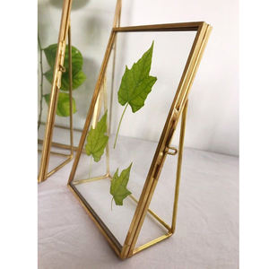 Décoration de table décorative pour la maison bordure en métal cadre photo en verre transparent finition dorée forme unique cadre photo de taille personnalisée - Product Image 4