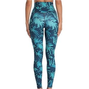 Leggings de yoga pour femmes tendance, couleur unie, cordon de serrage, taille haute, respirant, séchage rapide, spandex/polyester, prix de gros, fabriqué au Pakistan - Product Image 6