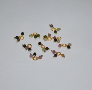 Perles enveloppées d'un seul fil de Tourmaline naturelle. Gemstone Dangle1 + 3 perles de fil unique Pièces de chapelet pour la fabrication de bijoux - Product Image 1