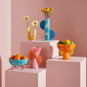 Jarrón de Flores Decorativo de Resina Epoxi con Diseño Moderno de Remolino Acuático para Bodas, Hecho a Mano y Ecológico - Product Image 1