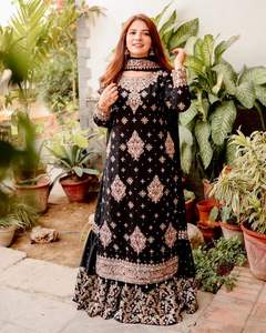 Vente en gros Vêtements de soirée de créateur Broderie georgette lourde et miroir Travail long Kurti et Sharara avec bordure en dentelle Dupatta - Product Image 2