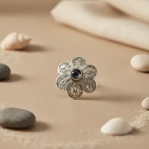 Boucles d'oreilles en argent platine 925 avec pierre précieuse noire en forme de fleur pour femmes, serties de rhodium, style religieux classique, pour cadeau - Product Image 1