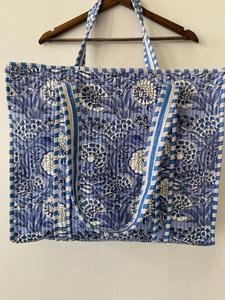 Sac fourre-tout matelassé bleu à motifs floraux, en coton fait main | Sac de voyage léger Sac de shopping bohème - Product Image 5