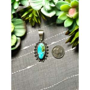 Pendentif Jameson Garcia en turquoise Kingman et argent sterling avec technologie d'incrustation à sertissage clos - Product Image 2
