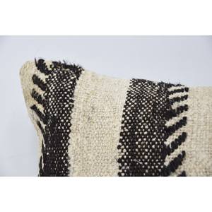 Alfombra de lana Kilim Beige con estampado vintage Almohada tejida de 12x24 pulgadas con hermoso diseño - Product Image 2