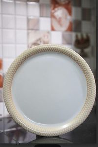 Plato de Servicio Resistente para Restaurante, para Bodas, Estilo Barroco de Lujo, Vajilla Blanca Dorada a Precio Razonable por Exportador - Product Image 6