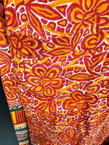 Robe kimono en soie crêpe pour femmes |   Robe à imprimé floral faite à la main avec taille élastique |   Vêtements de plage doux à col en V pour le printemps et l'été - Product Image 4