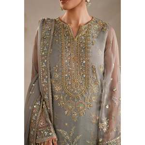 Ensemble de costume pour femme en mousseline de soie grise brodée 100% polyester UF-4364 - Product Image 3