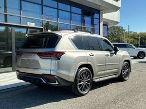 LISTO + PARA + ENVÍO Premium USADO 2023 L e xus LX 600 F Sport Handling AWD - Product Image 5