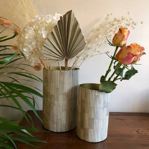 Vase à fleurs bleu rond de haute qualité Vase de sol en plastique Offre Spéciale de taille personnalisable avec incrustation d'os pour la décoration de la maison - Product Image 5