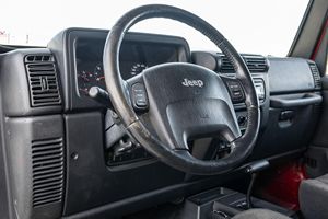 Jeep Wrangler Sport 4x4 Usado del 2005, Sin Reserva, Motor de 4.0 Litros y 6 Cilindros, 4WD, Color Rojo Llama, Modificaciones Todoterreno - Product Image 4