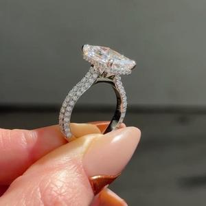 Anillo de compromiso de diamante cultivado en laboratorio con halo oculto y banda pavé de 7.30 quilates, certificado IGI - Product Image 3