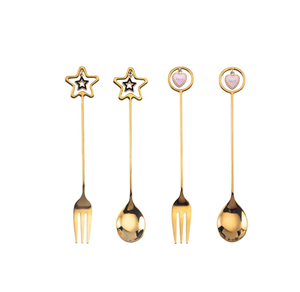 ชุดเครื่องใช้บนโต๊ะอาหารดีไซน์คลาสสิกช้อนทองเหลืองมีด้ามจับดอกไม้ - Product Image 2