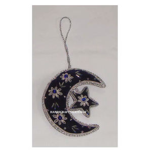 Hermoso diseño tela negra estrella y forma de luna plata Zari bordado y trabajo con cuentas decoración de árbol de Navidad adornos colgantes - Product Image 1