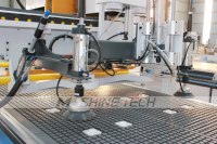 Router CNC de Cinco Ejes con Hoja de Sierra para Madera 360 °   Sierra Rotatoria de 9KW con Husillo HQD, Máquina de Corte de Paneles de Madera Multiángulo
